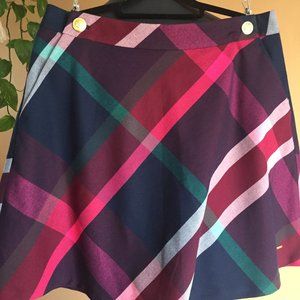 Tommy Hilfiger Mini Skirt W/ Pockets!